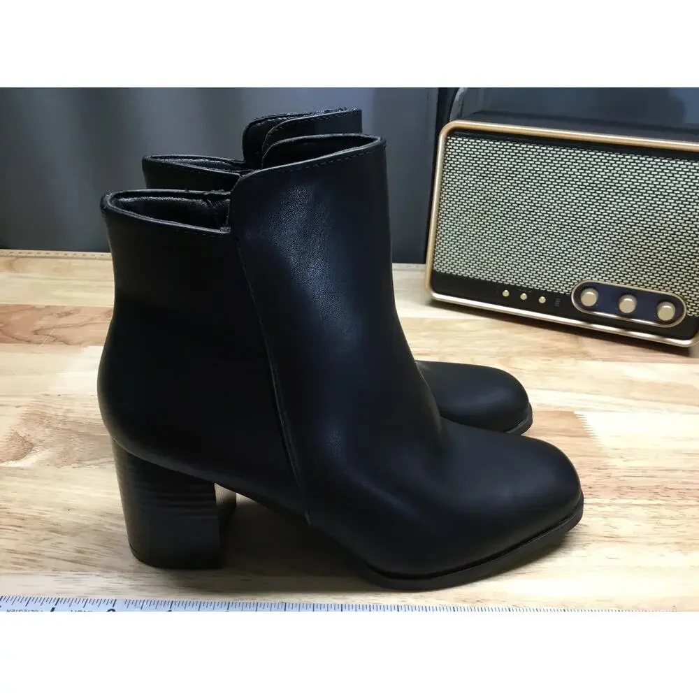 White Mountain Women's 6.5 M Black Leather Block Heel Side Zip Chelsea Boots
